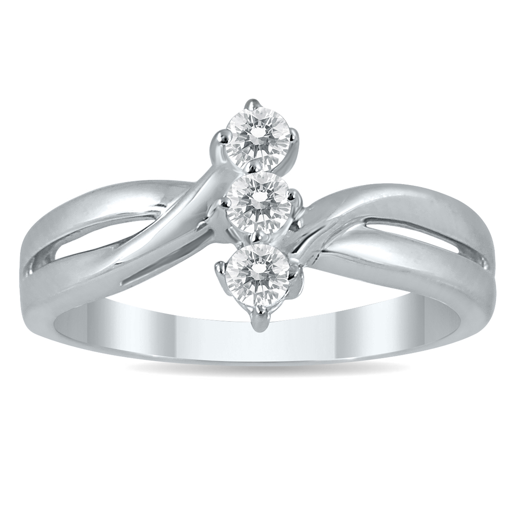 1/4 Carat TW Three Stone Diamond Ring in 10K White Gold
